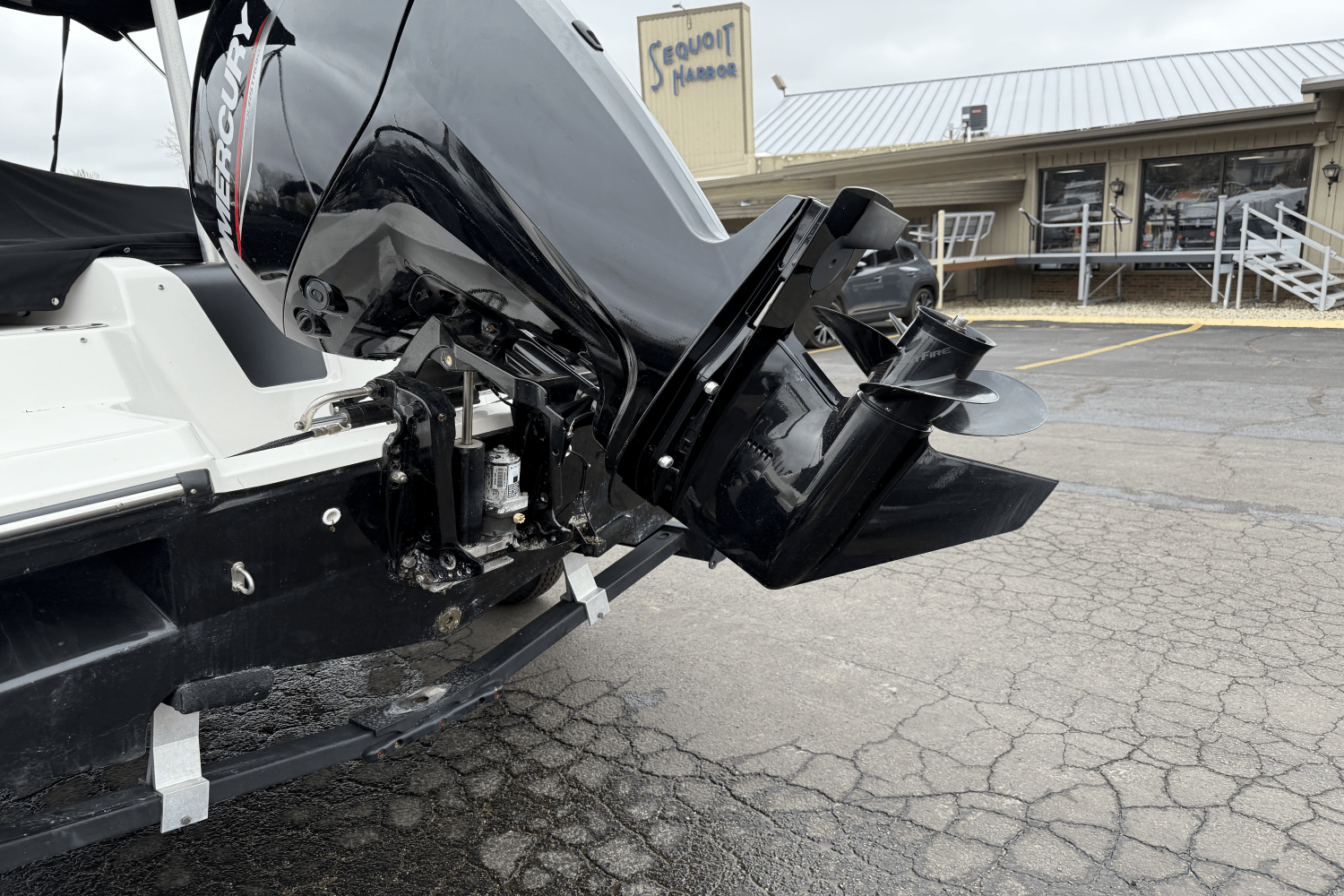 Slide: The Image of Bayliner M17 2023 - 3