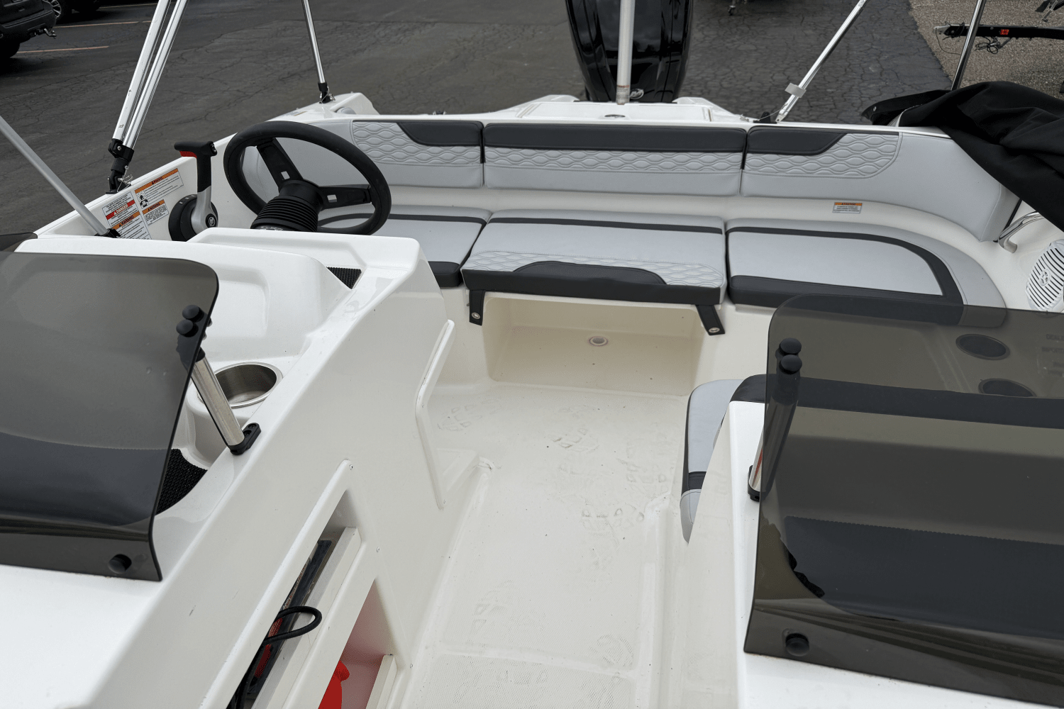 Slide: The Image of Bayliner M17 2023 - 5