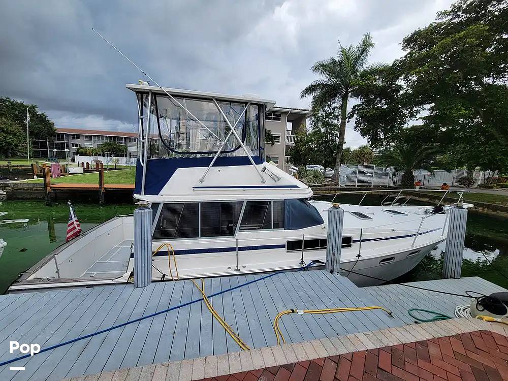 Slide: The Image of Bayliner Motoryacht 3870 1987 - 15413642