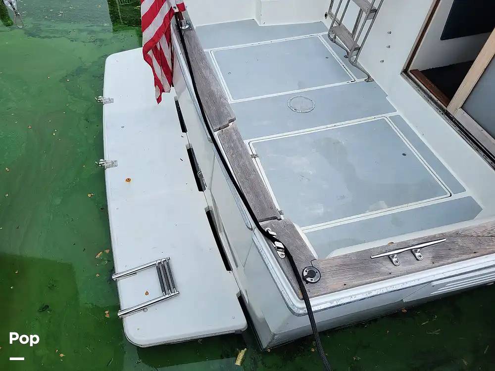 Slide: The Image of Bayliner Motoryacht 3870 1987 - 15413646