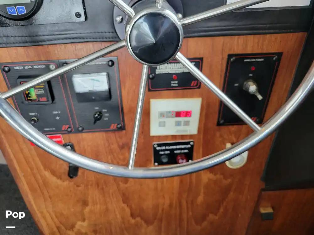 Slide: The Image of Bayliner Motoryacht 3870 1987 - 15413668