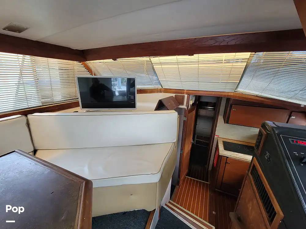 Slide: The Image of Bayliner Motoryacht 3870 1987 - 15413670