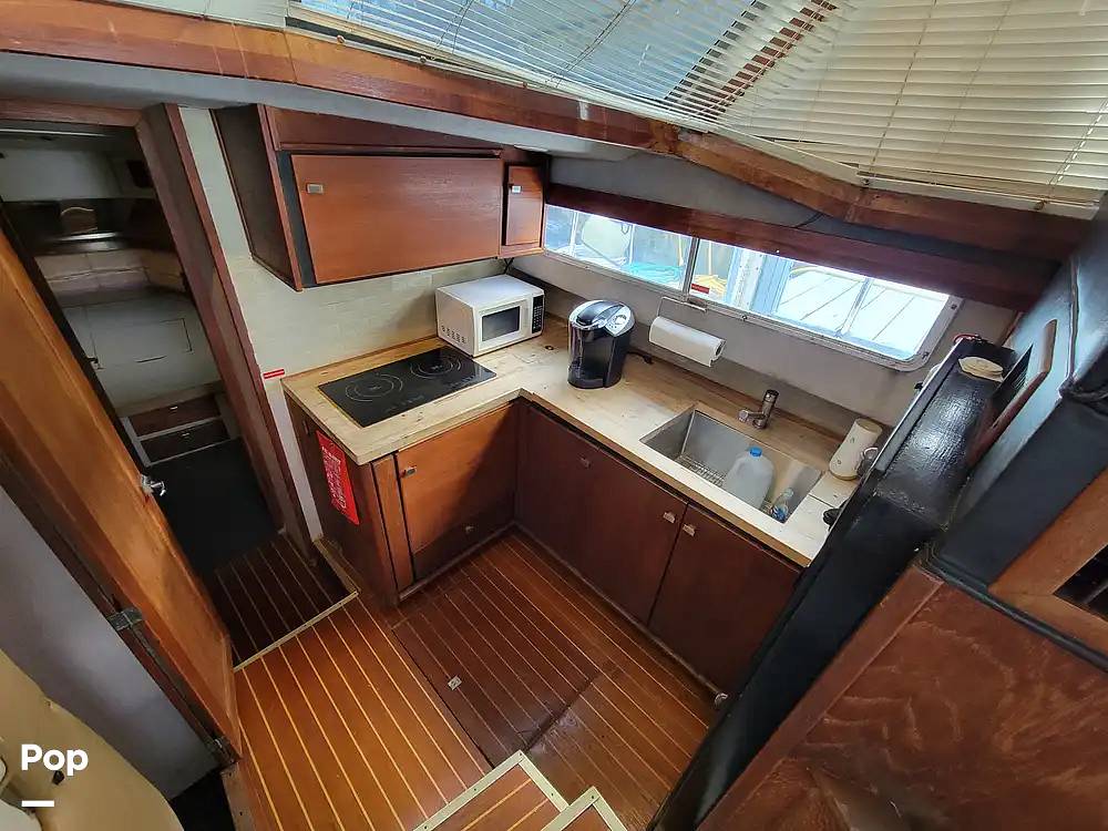 Slide: The Image of Bayliner Motoryacht 3870 1987 - 15413671