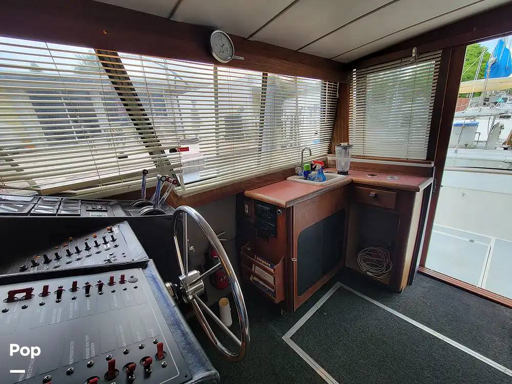 Slide: The Image of Bayliner Motoryacht 3870 1987 - 15413672