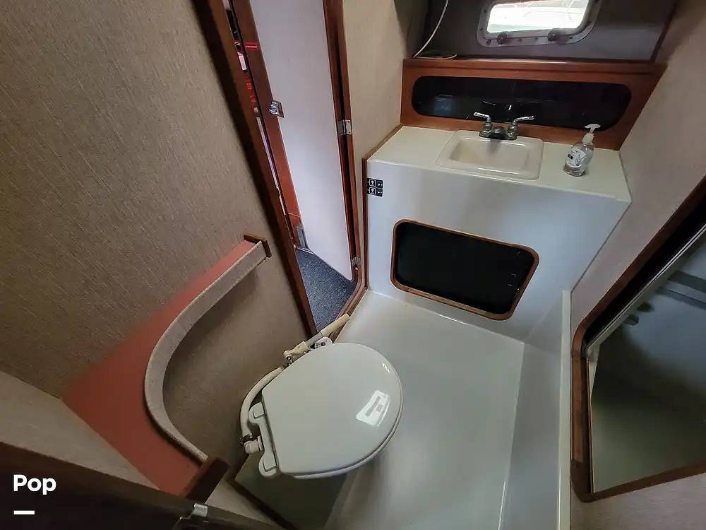 Slide: The Image of Bayliner Motoryacht 3870 1987 - 15413674