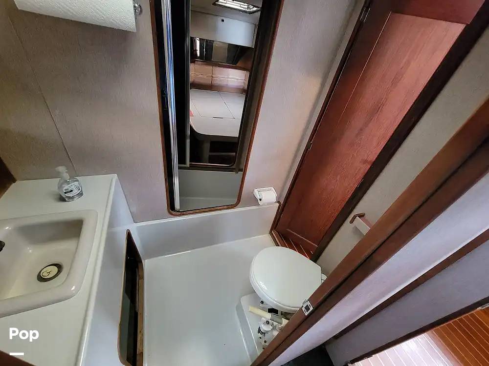 Slide: The Image of Bayliner Motoryacht 3870 1987 - 15413675