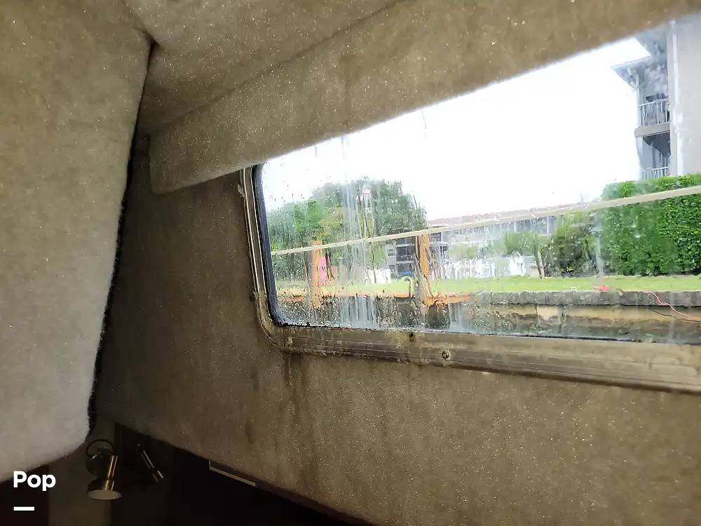 Slide: The Image of Bayliner Motoryacht 3870 1987 - 15413690