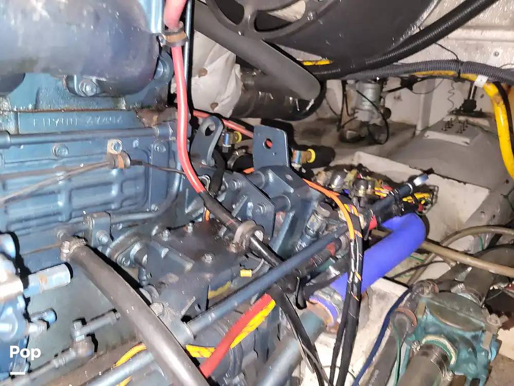 Slide: The Image of Bayliner Motoryacht 3870 1987 - 15413694