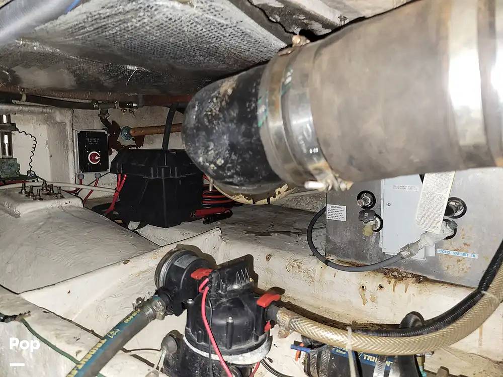 Slide: The Image of Bayliner Motoryacht 3870 1987 - 15413699