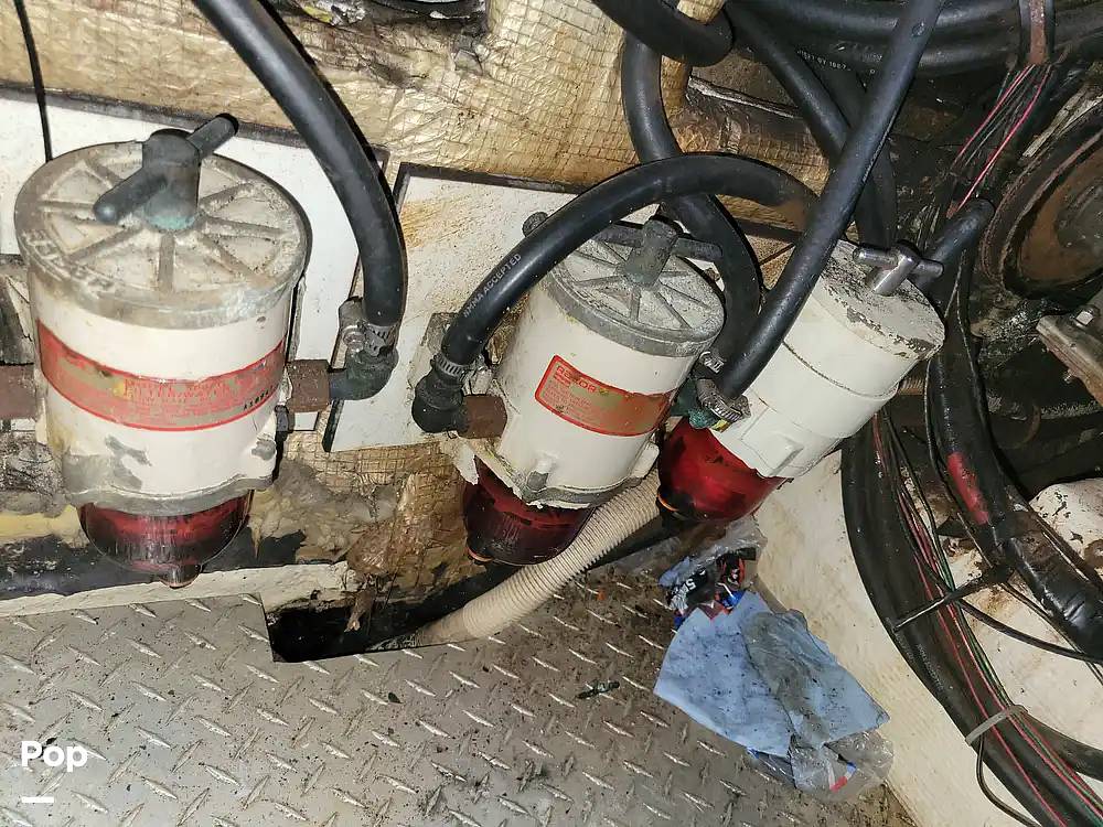 Slide: The Image of Bayliner Motoryacht 3870 1987 - 15413705