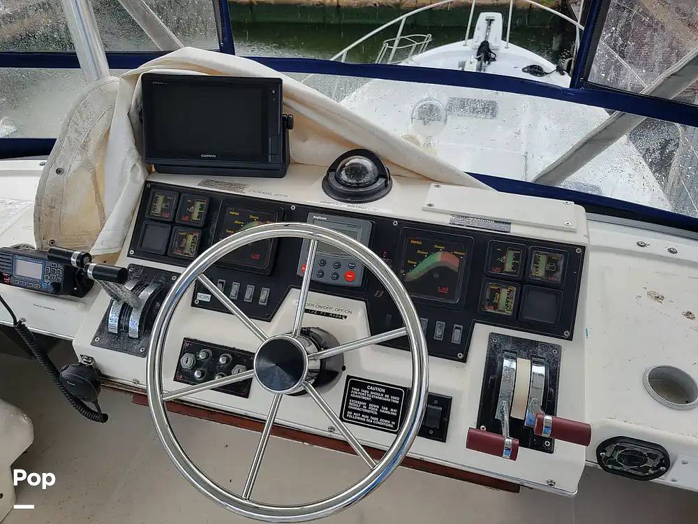 Slide: The Image of Bayliner Motoryacht 3870 1987 - 15413712