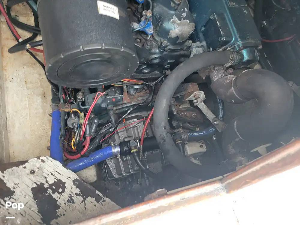 Slide: The Image of Bayliner Motoryacht 3870 1987 - 15413725