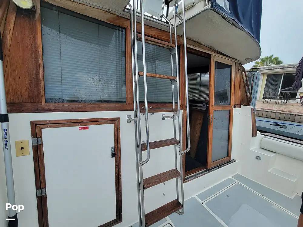 Slide: The Image of Bayliner Motoryacht 3870 1987 - 15413727