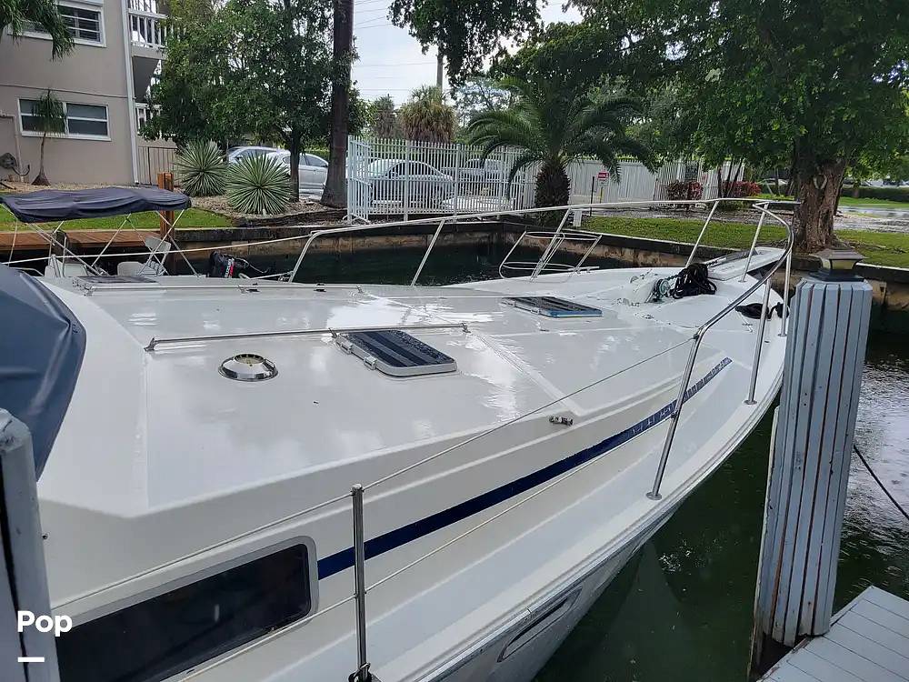 Slide: The Image of Bayliner Motoryacht 3870 1987 - 15413730