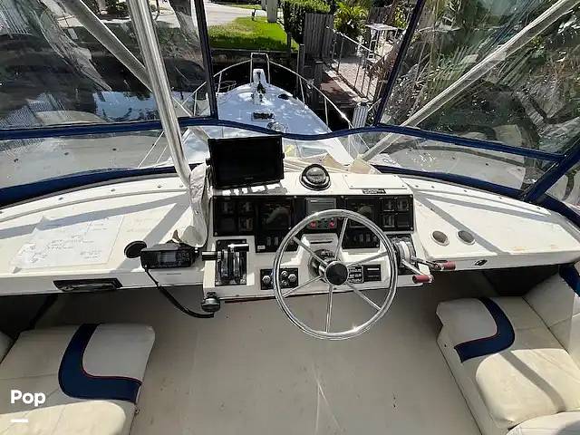 Slide: The Image of Bayliner Motoryacht 3870 1987 - 15413735