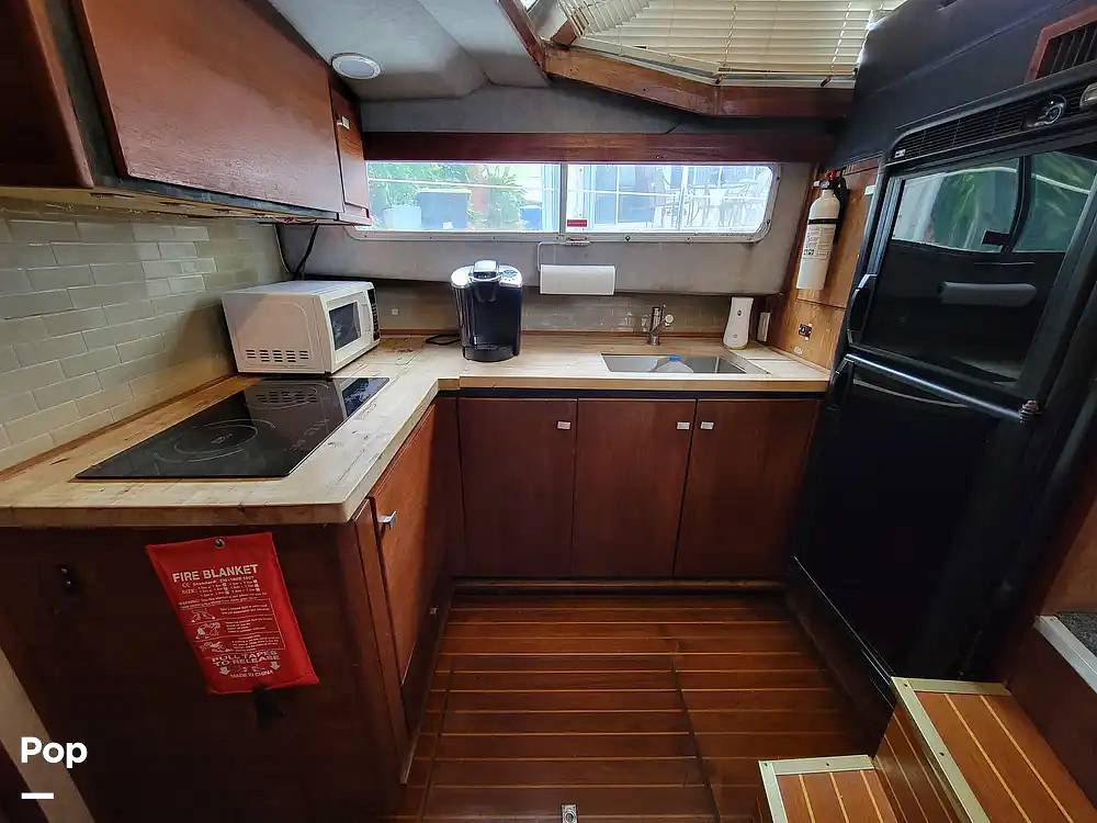 Slide: The Image of Bayliner Motoryacht 3870 1987 - 15413677