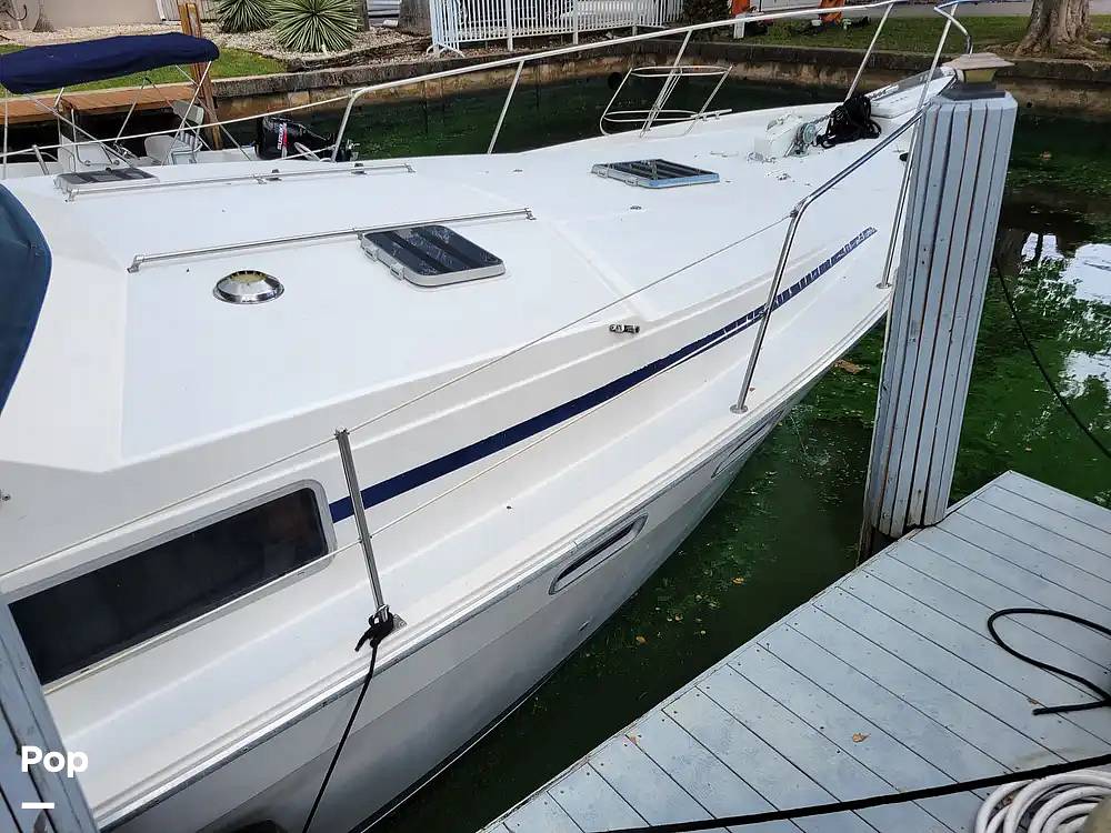Slide: The Image of Bayliner Motoryacht 3870 1987 - 15413643