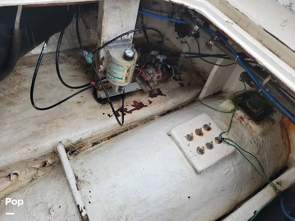 Slide: The Image of Bayliner Motoryacht 3870 1987 - 15413708