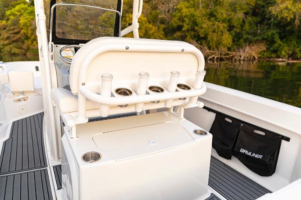 Slide: The Image of Bayliner T22CC 2021 - 10