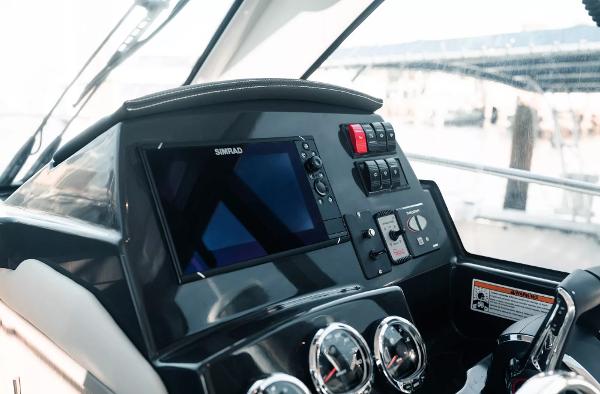 Slide: The Image of Bayliner T29 Explorer 2024 - 2