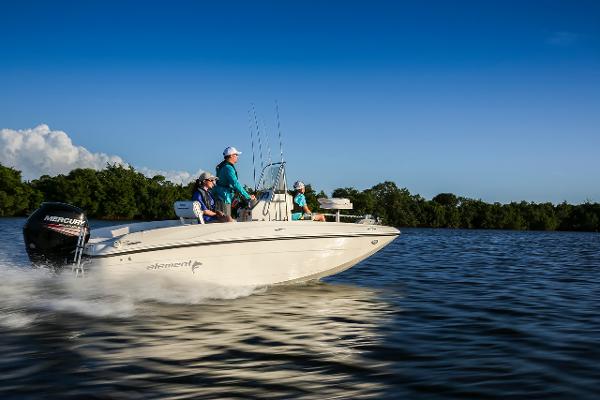 Slide: The Image of Bayliner Trophy 18 Element 2023 - 9