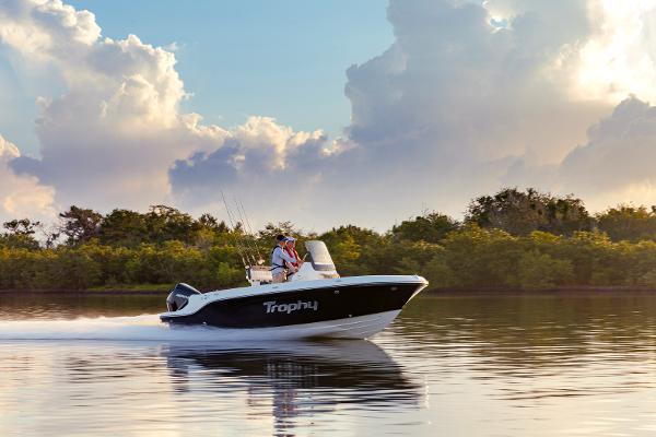 Slide: The Image of Bayliner Trophy 20 CC 2022 - 3