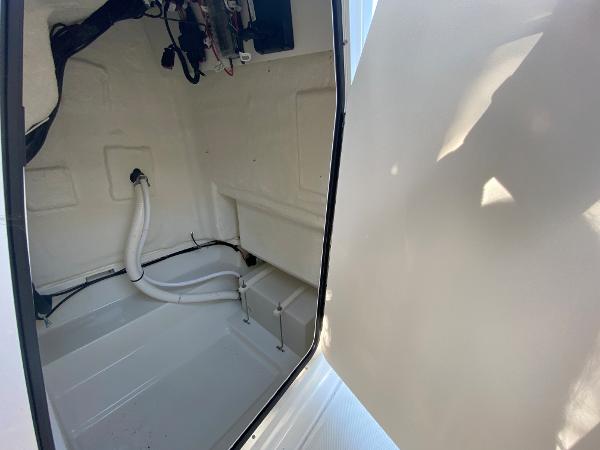 Slide: The Image of Bayliner Trophy 20 CX 2022 - 10