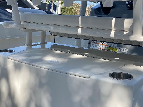 Slide: The Image of Bayliner Trophy 20 CX 2022 - 11