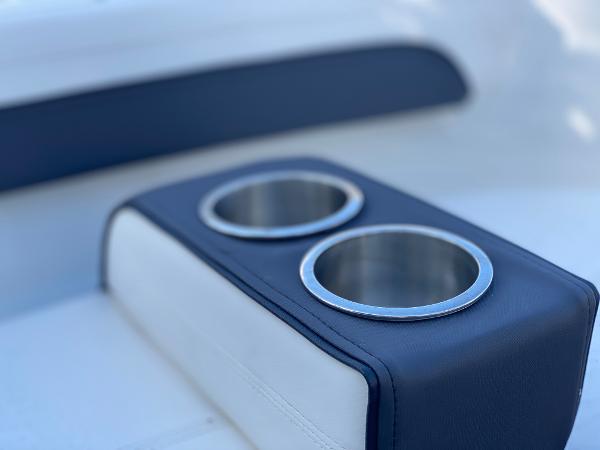 Slide: The Image of Bayliner Trophy 20 CX 2022 - 4