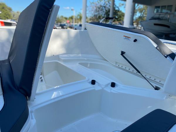 Slide: The Image of Bayliner Trophy 20 CX 2022 - 5