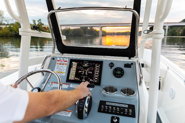 Slide: The Image of Bayliner Trophy 22 CC 2023 - 7