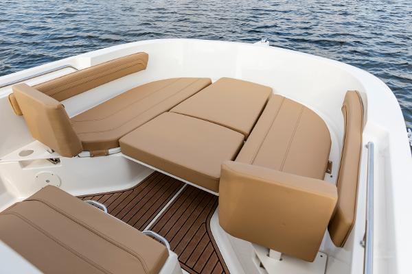Slide: The Image of Bayliner TROPHY 22 CX 2023 - 10