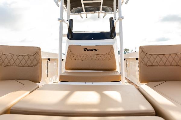Slide: The Image of Bayliner TROPHY 22 CX 2023 - 11