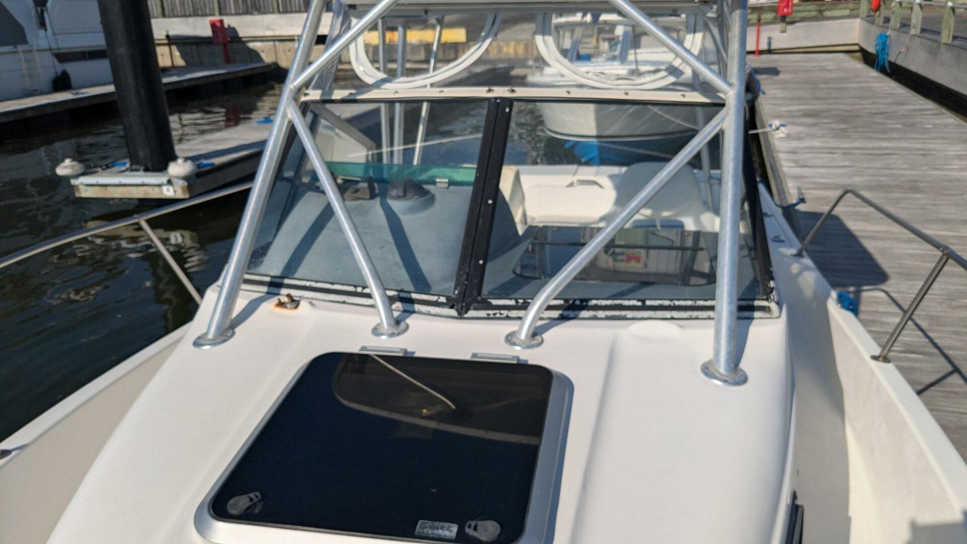 Slide: The Image of Bayliner Trophy 2352 Walkaround 1998 - 4772910