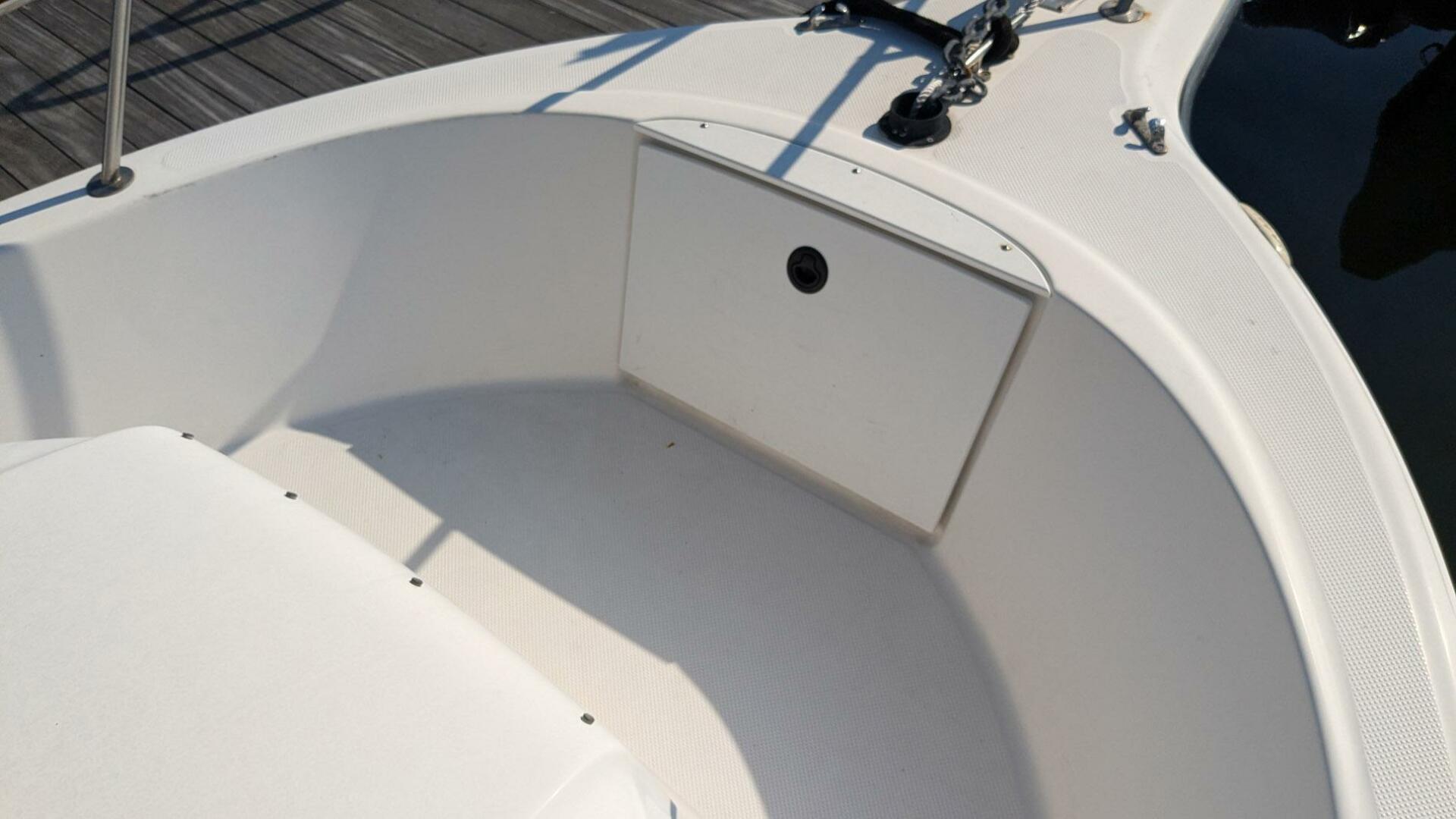 Slide: The Image of Bayliner Trophy 2352 Walkaround 1998 - 4772912