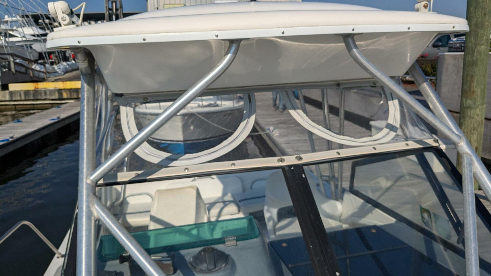 Slide: The Image of Bayliner Trophy 2352 Walkaround 1998 - 4772913