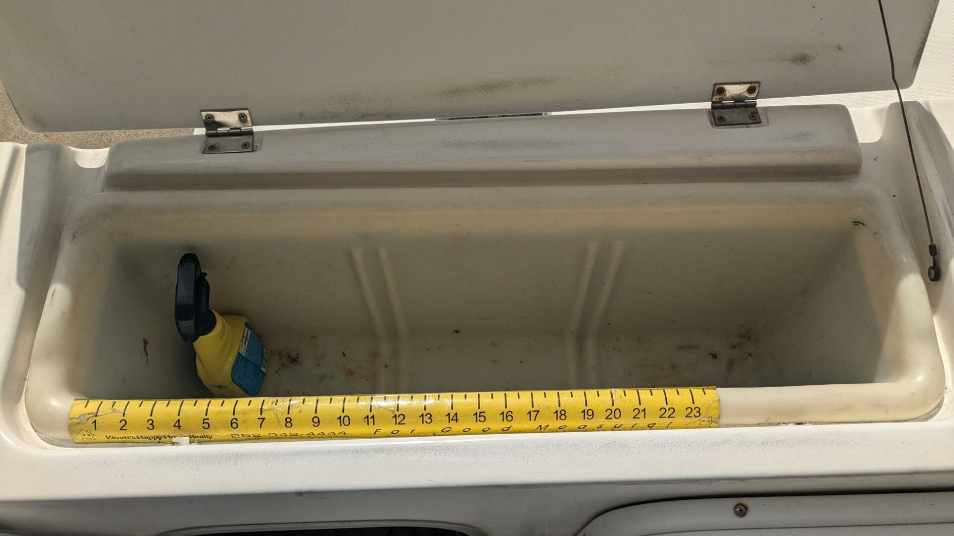 Slide: The Image of Bayliner Trophy 2352 Walkaround 1998 - 4772921