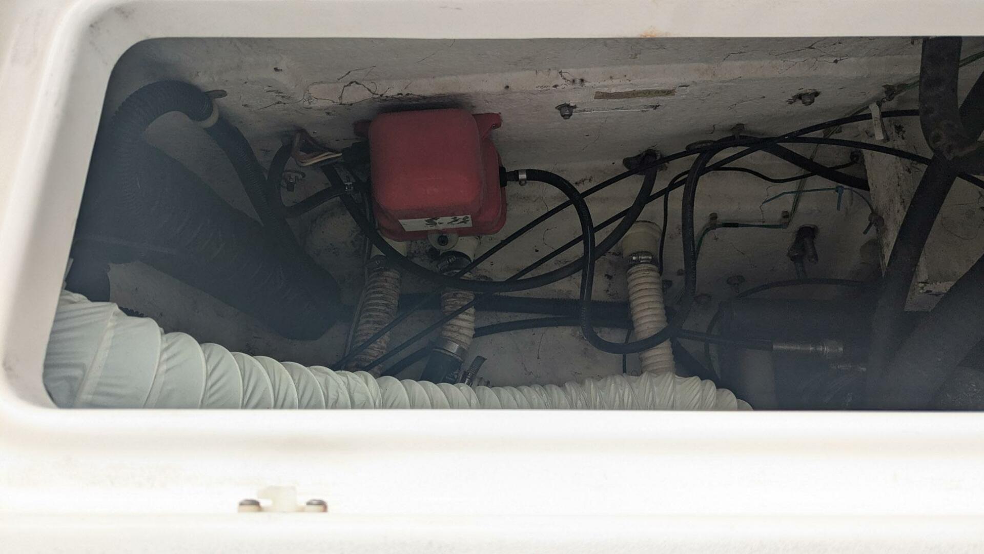 Slide: The Image of Bayliner Trophy 2352 Walkaround 1998 - 4772925