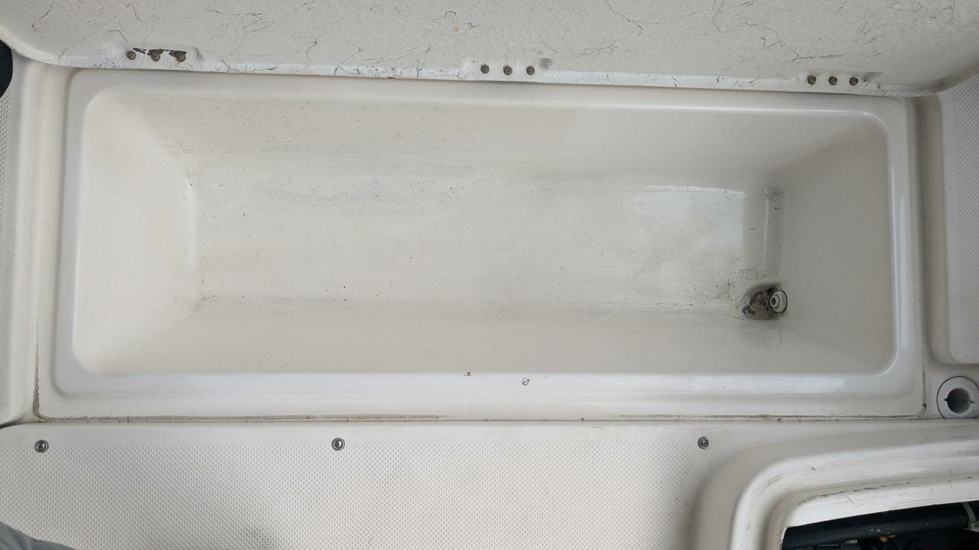 Slide: The Image of Bayliner Trophy 2352 Walkaround 1998 - 4772927