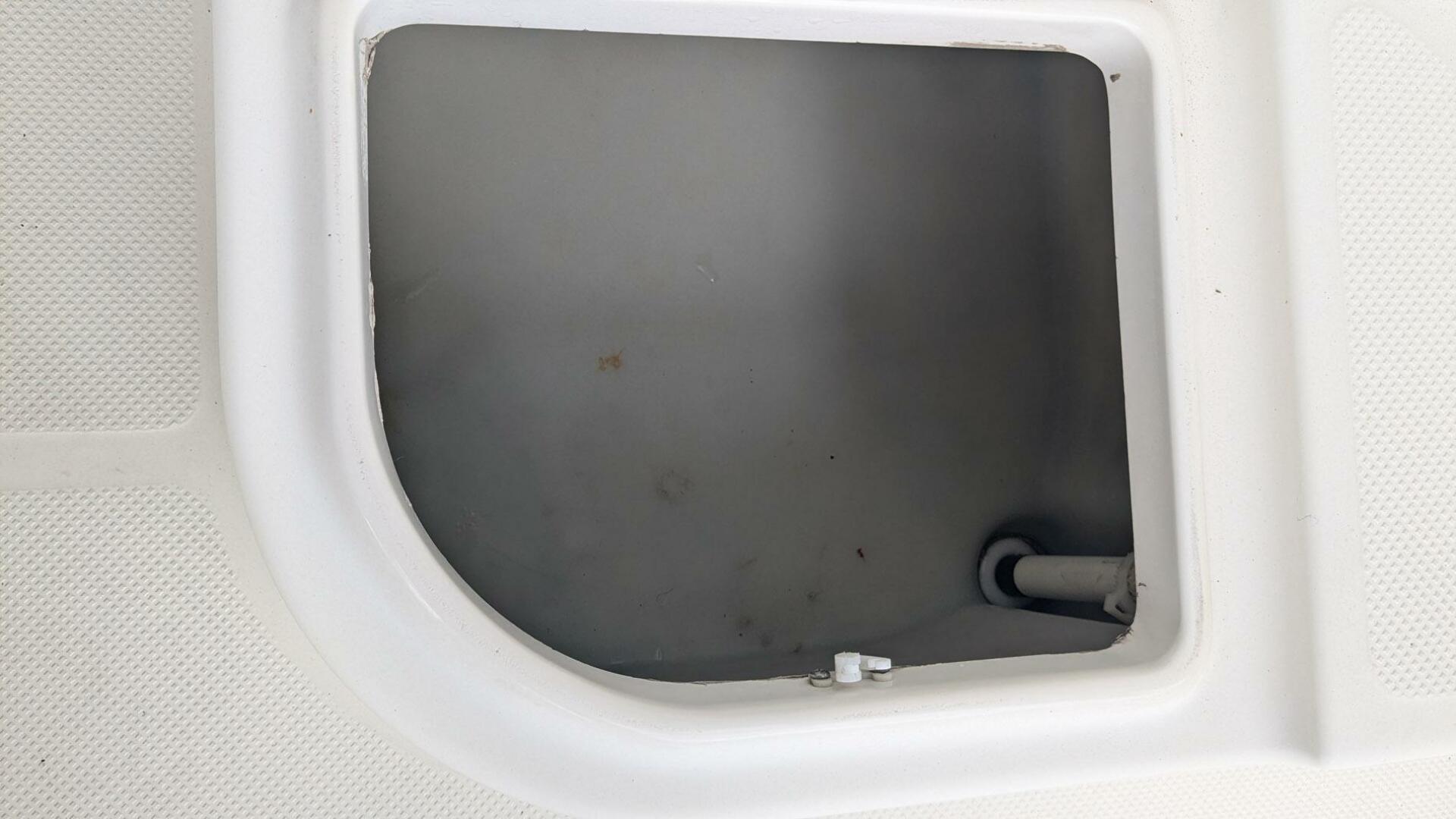 Slide: The Image of Bayliner Trophy 2352 Walkaround 1998 - 4772928