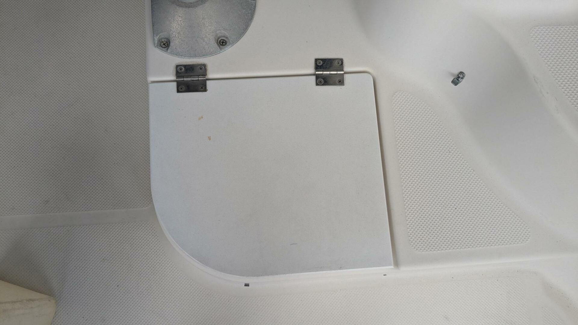 Slide: The Image of Bayliner Trophy 2352 Walkaround 1998 - 4772930