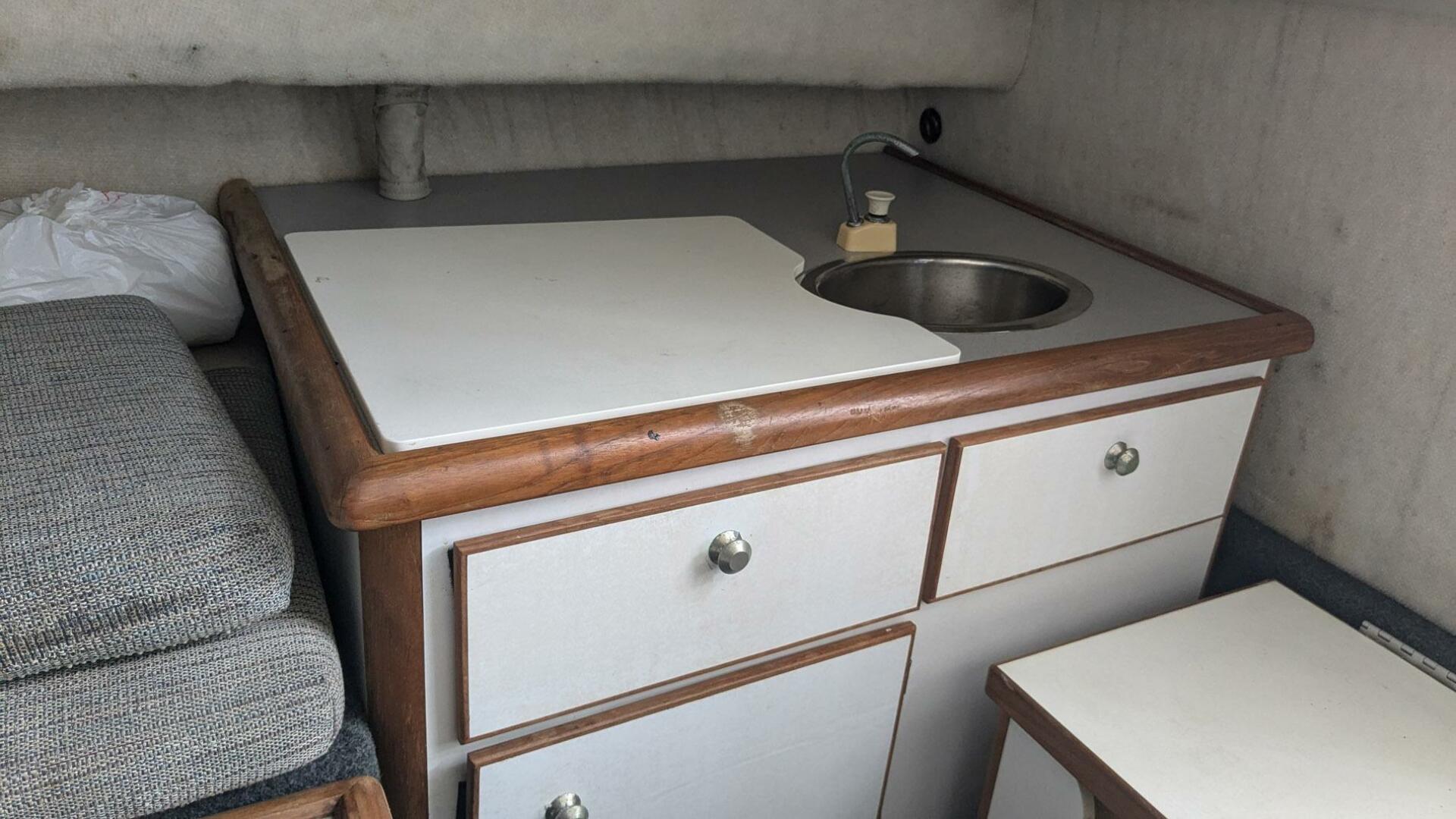 Slide: The Image of Bayliner Trophy 2352 Walkaround 1998 - 4772945