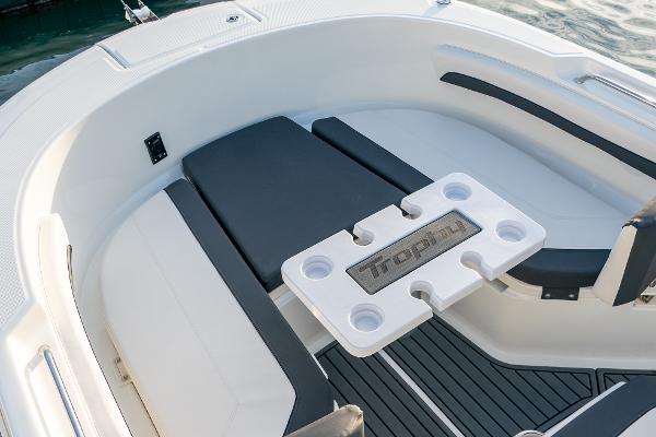 Slide: The Image of Bayliner Trophy 24 CC 2023 - 9