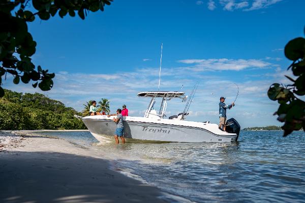Slide: The Image of Bayliner Trophy 24 CC 2024 - 0