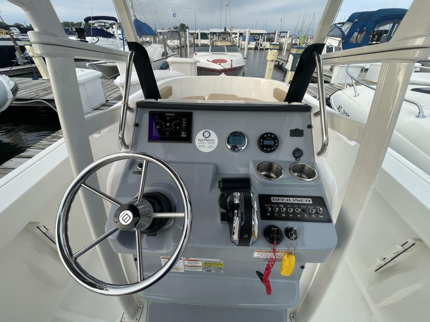Slide: The Image of Bayliner Trophy T22 Center Console 2023 - 4802732