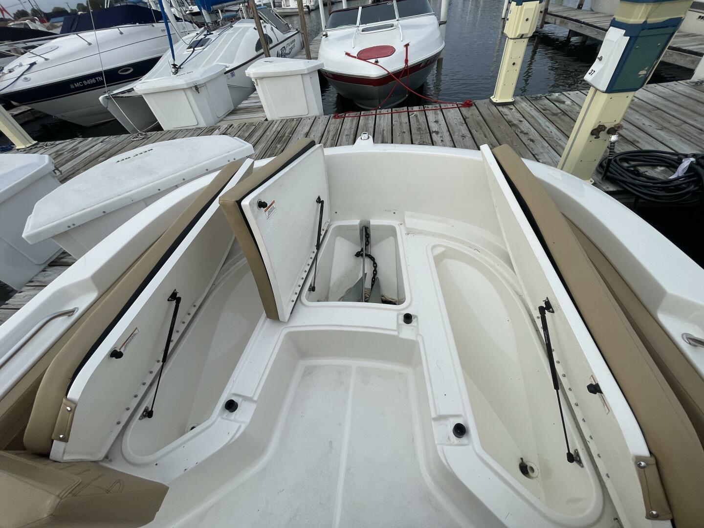 Slide: The Image of Bayliner Trophy T22 Center Console 2023 - 4802739