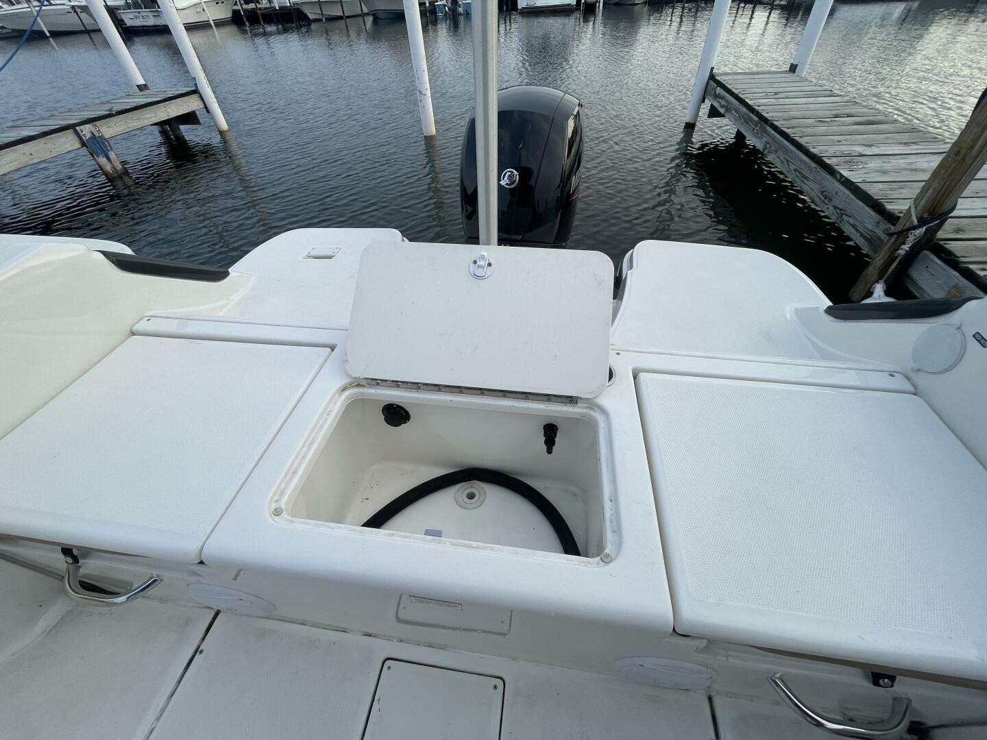 Slide: The Image of Bayliner Trophy T22 Center Console 2023 - 4802744