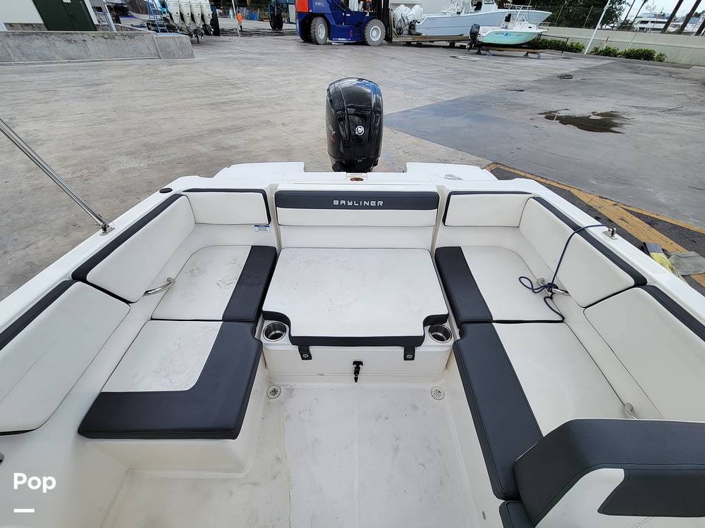 Slide: The Image of Bayliner VR4 2021 - 13