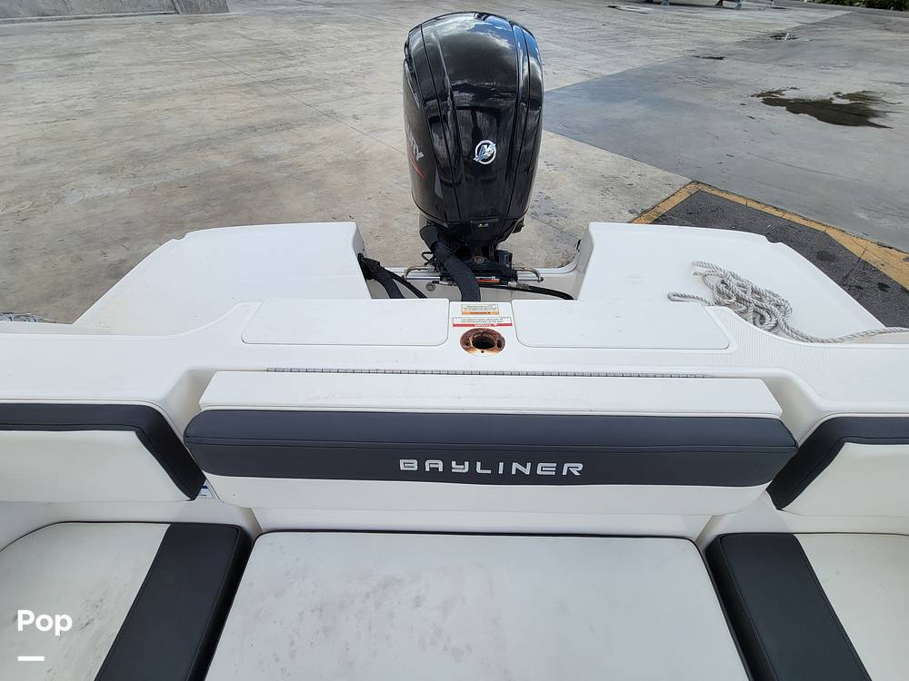 Slide: The Image of Bayliner VR4 2021 - 14