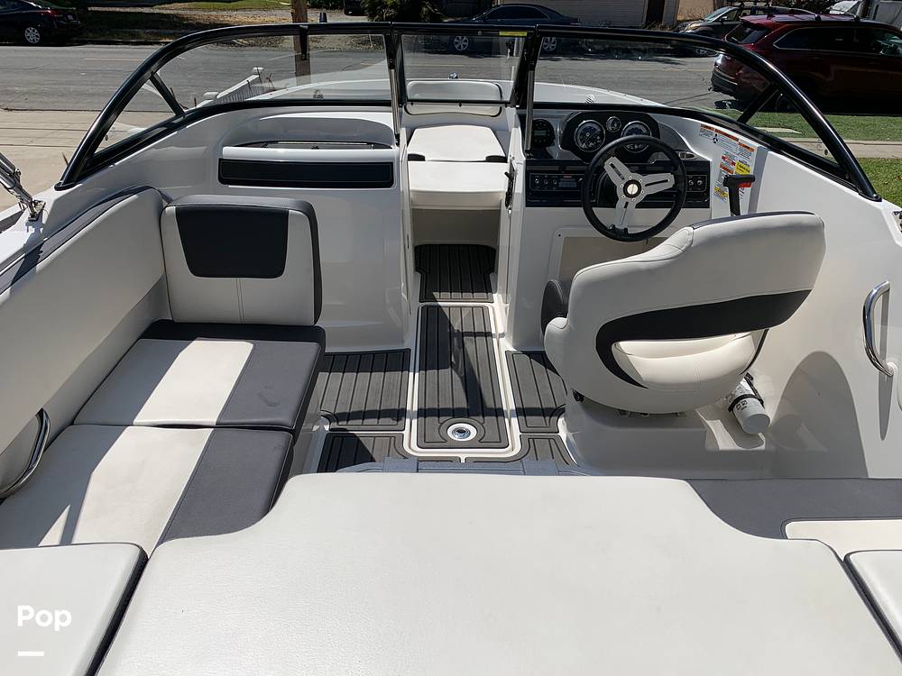 Slide: The Image of Bayliner VR4 2021 - 14633380